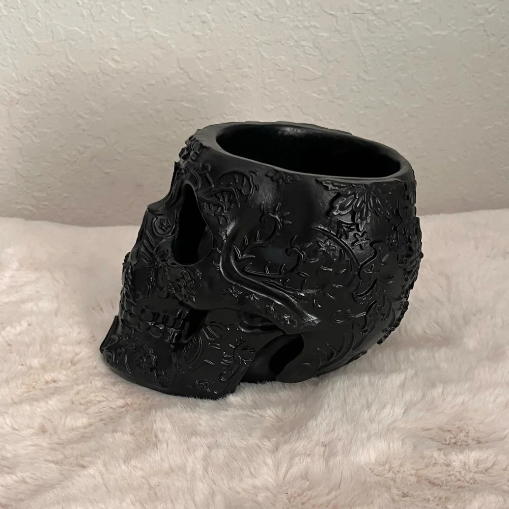 Black Skull Decorative Makeup Brush holder